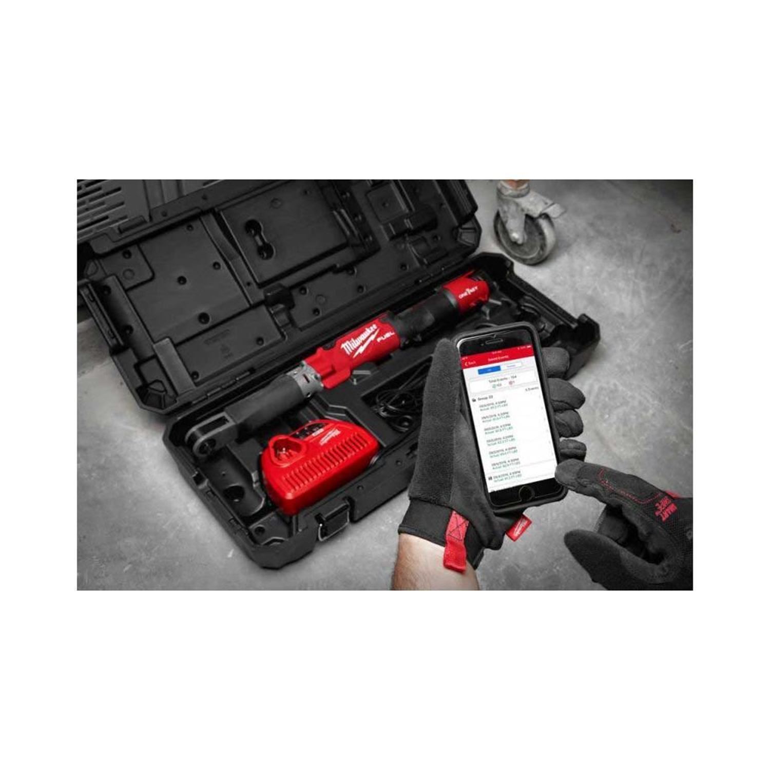 Снимка на Акумулаторен динамометричен ключ MILWAUKEE M12 ONEFTR12-201C,1 бат.х 2.0Ah,зарядно,куфар  4933464970