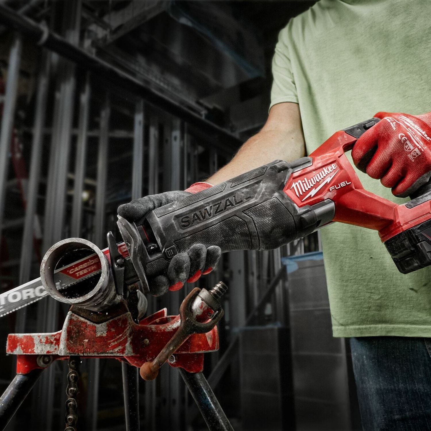 Снимка на Акумулаторен саблен трион Milwaukee M18FSZ-0, Solo без куфар и картонена кутия