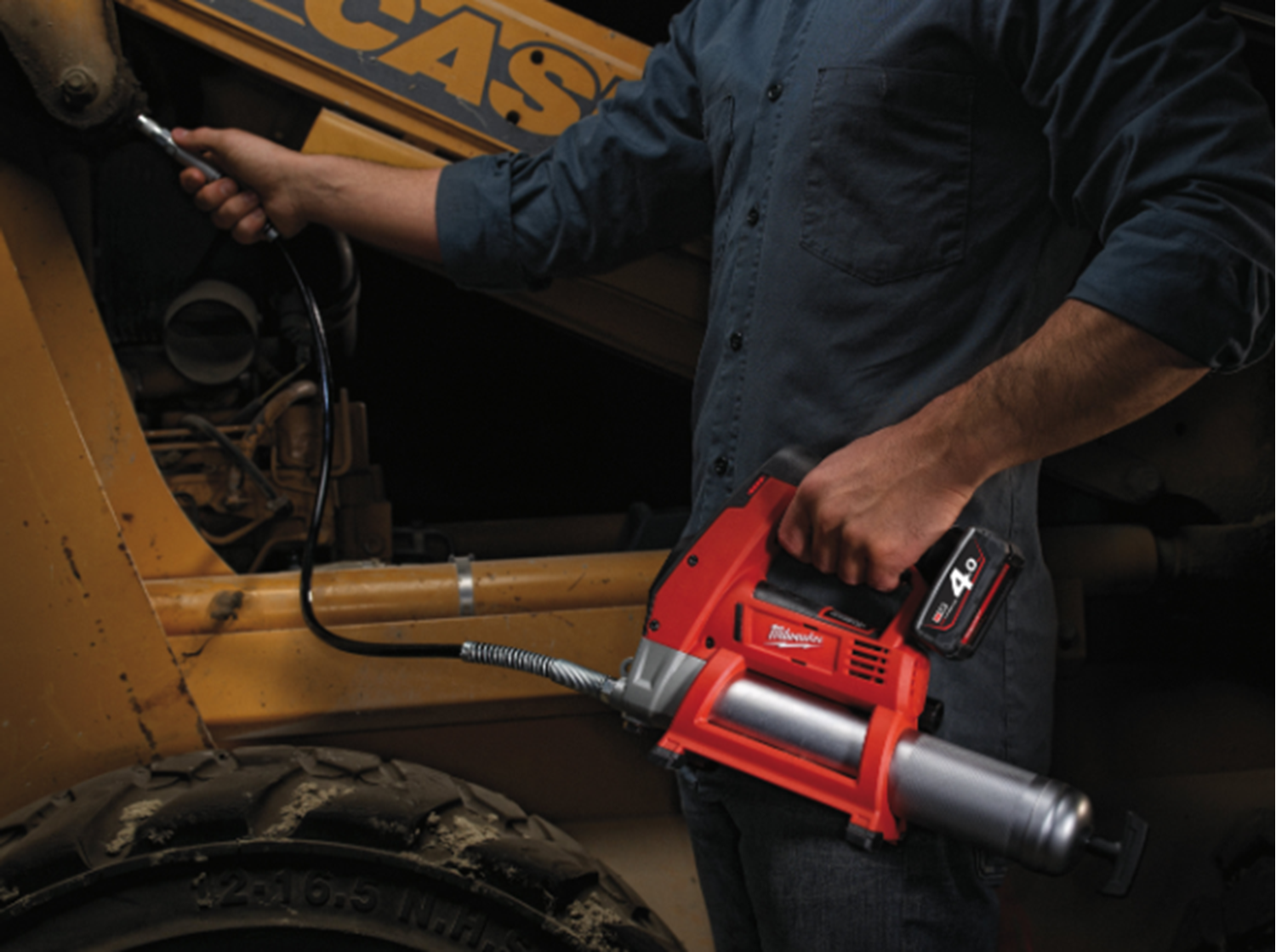 Снимка на Акумулаторна гресьорка Milwaukee M12GG-401B,12V,4.0Ah,562 Bar,400ml 4933441675