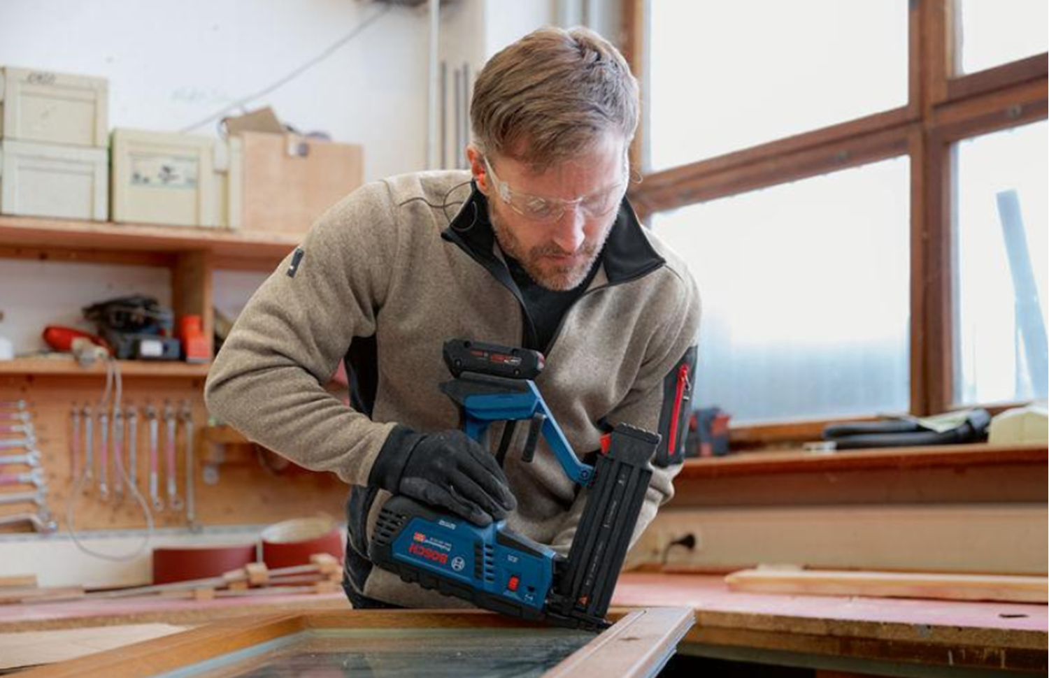 Снимка на Акумулаторен пистолет за пирони за дърво BOSCH GNH 18V-50 M, SOLO, 0601482401